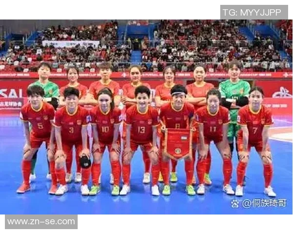 中国足球队在泰国热身赛中展现实力期待未来国际赛场的突破与发展